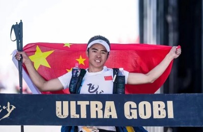 “亚洲越野跑第一人”跑过这400KM 的戈壁赛道，一战封神！站在世界之巅！